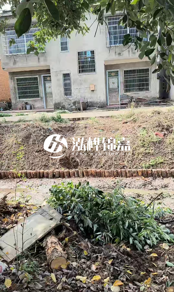 漳州挖機(jī)打木樁專業(yè)施工-挖機(jī)打木樁在狹窄河道邊怎么操作？