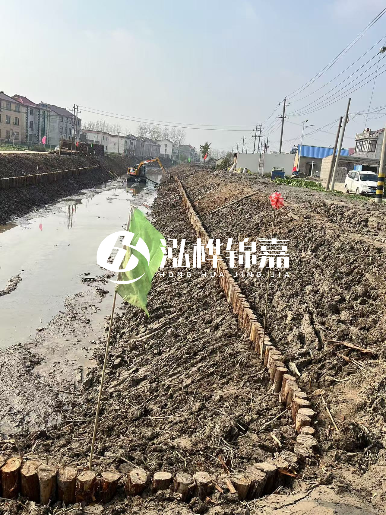 洛陽挖機打木樁專業(yè)施工-河道打木樁后如何檢查穩(wěn)固性？