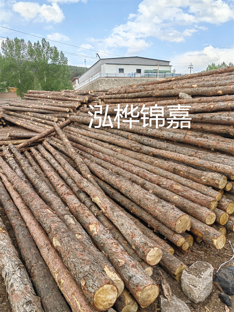 松木樁防腐施工圖片-保護(hù)環(huán)境，延長(zhǎng)使用壽命